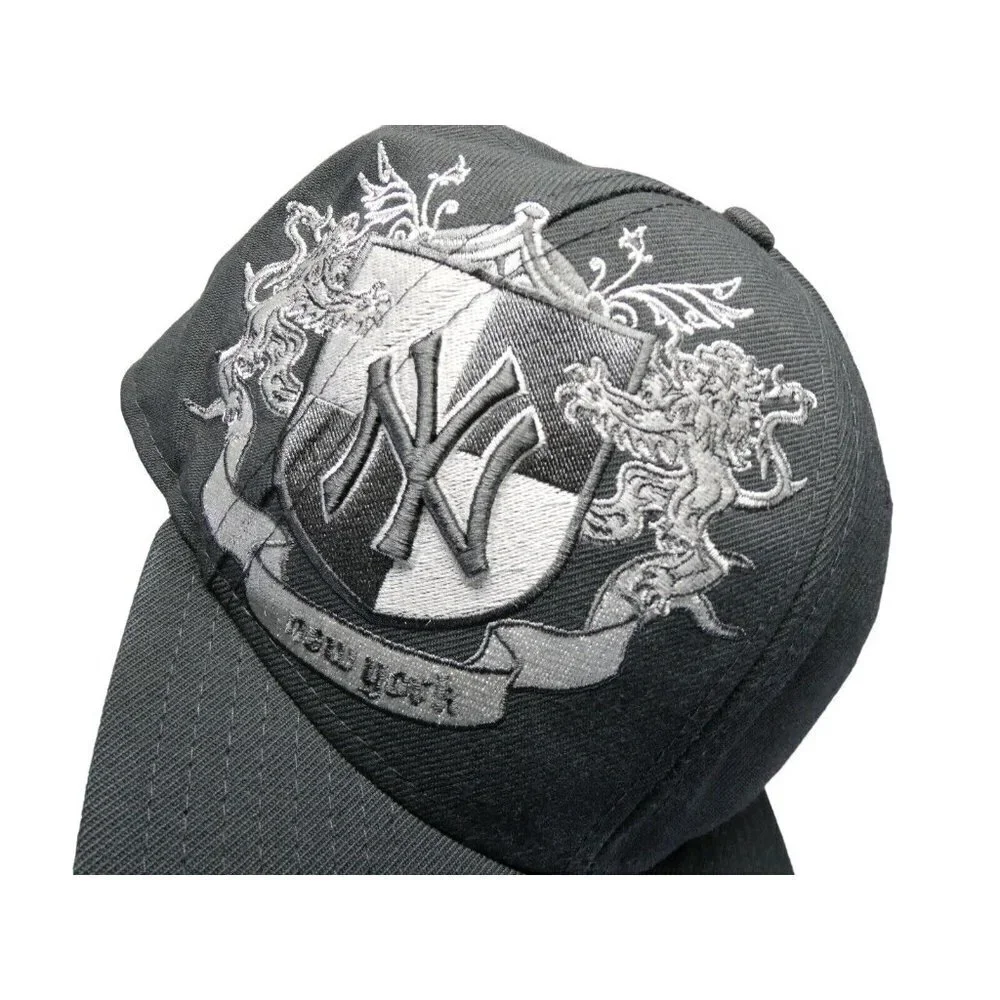 New Era New York Yankees Dark Grey Family‎ Crest Logo Hat 59Fifty Fitted 7 5/8